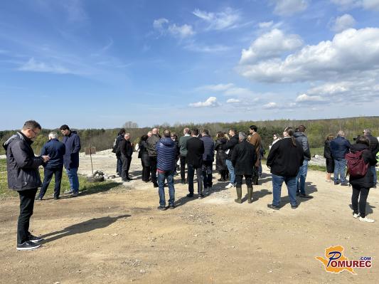 FOTO: V Puconcih iz komunalnega blata nastajajo gradbeni materiali