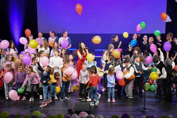 FOTO in VIDEO: Jubilejna dobrodelna prireditev z visokim gostom