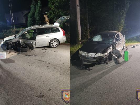 Gasilci reševali poškodovano osebo po silovitem trčenju