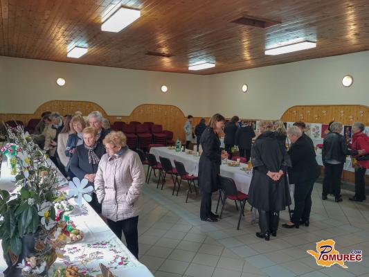 FOTO: Bele tulpike navdušile z ročnimi izdelki