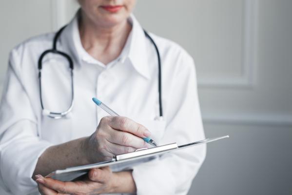 Javni zdravniki le še izjemoma pri zasebnikih