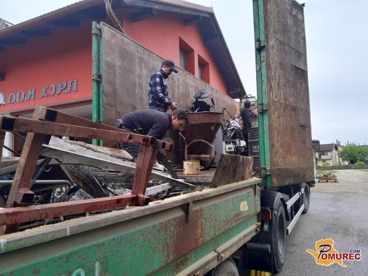 FOTO: V Lipi zbirali staro železo za novo gasilsko cisterno