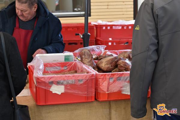 FOTO: Vse za praznično mizo na soboški tržnici
