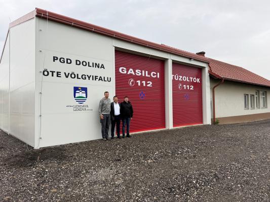 FOTO: V Dolini stoji nova gasilska garaža