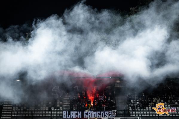 Mura plačuje ceno bakel in žaljivk, koliko bodo odšteli?