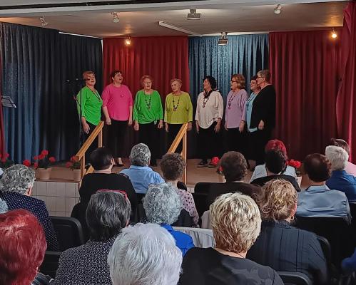 FOTO: V Lipi zazvenele ljudske pesmi