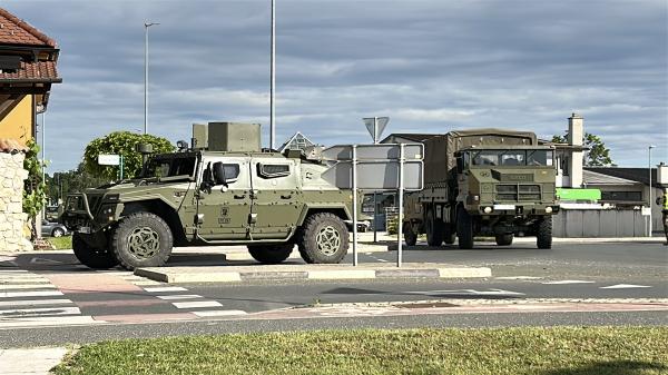 FOTO: Kaj počnejo vojaška vozila v Murski Soboti? 