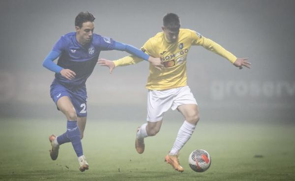 Bravo po dolgem času slavi, Nafta ostaja v nevarni coni