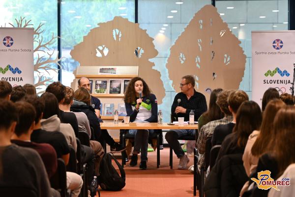 FOTO: Mladi športniki in knjige: »Branje pomirja, bogati in pripravlja na zmage«