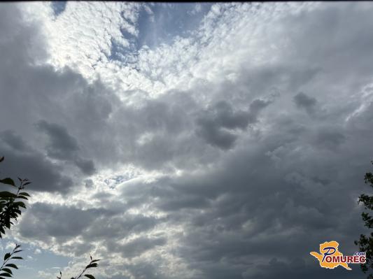 Tudi danes napovedane nevihte, izdani je rumeni alarm