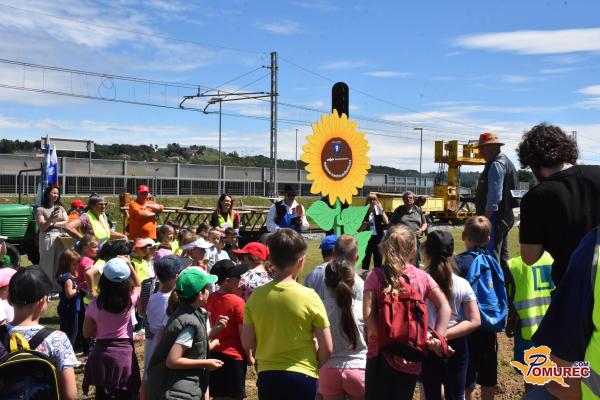 FOTO: Otroci zasejali prihodnost – odprtje Sončnega vrta v Osluševcih
