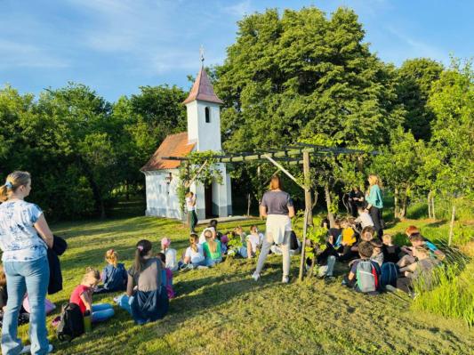 FOTO: Bogojinski šmarničarji obiskali Lurško Marijo