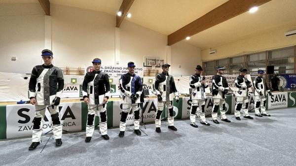 FOTO: Pomurski strelci dosegli vrhunske uvrstitve na državnem prvenstvu z zračnim orožjem