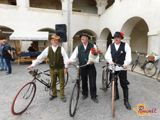 FOTO: Na XXII. rallyju starodobnih koles pedale poganjalo 200 kolesarjev in kolesark 