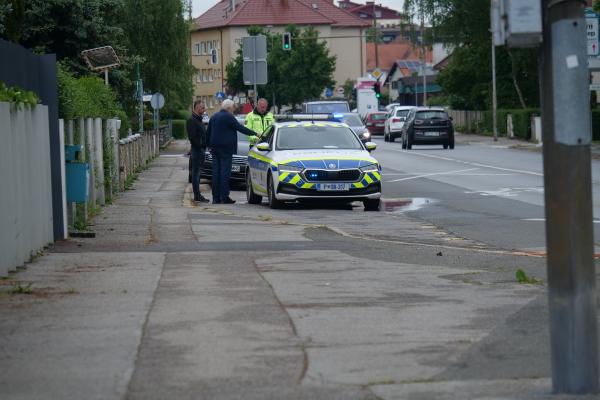 Počilo v Puconcih: Zaradi nespametnega voznika trčila dva avtomobila, kaj se je zgodilo?