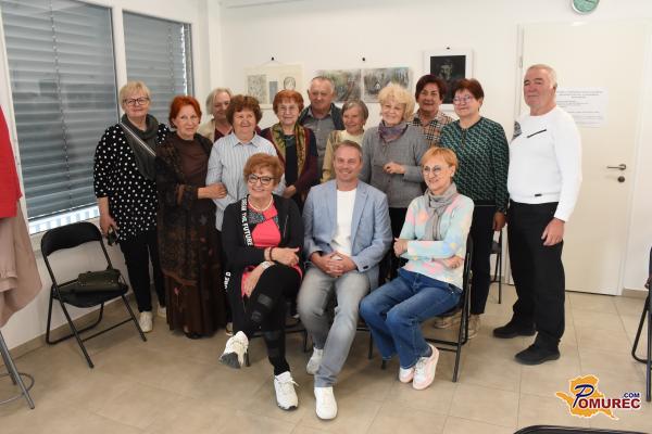 FOTO: Likovna razstava združila ustvarjalce v Murski Soboti