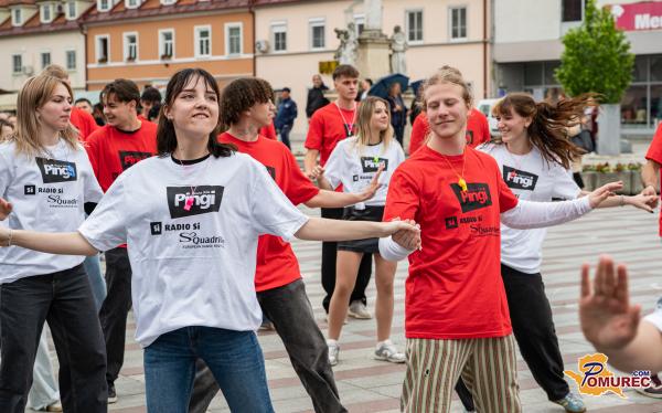 FOTO: Tako so maturanti v Ljutomeru zaplesali četvorko