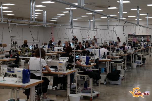 VIDEO: Vas zanima, kaj so zašili prvo v novem podjetju Leloteks?