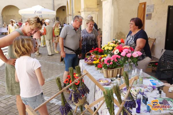 FOTO in VIDEO: Festival rokodelcev povezal generacije in oživil kulturno srce Pomurja