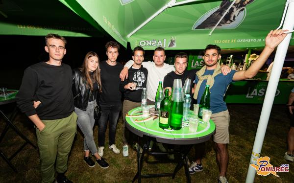 FOTO: Bukovniško jezero zažarelo v ritmih Učiteljic in skupine Plamen