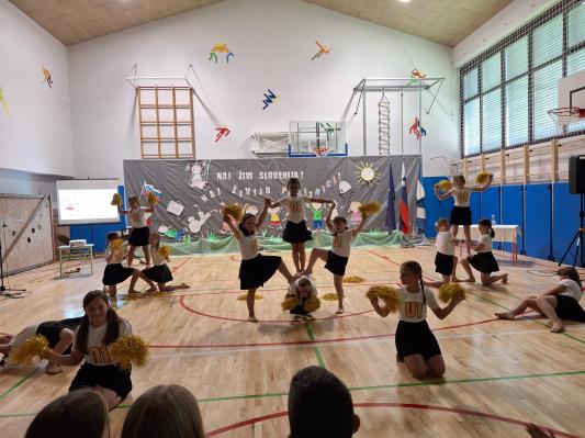 FOTO: V Kuzmi obeležili dan državnosti in odprli prenovljeno telovadnico