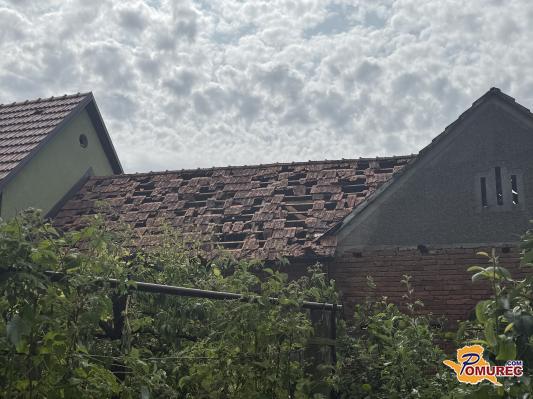 Dva dni po uničujočem neurju: Sanacija poteka intenzivno, pomoč prihaja tudi iz drugih krajev