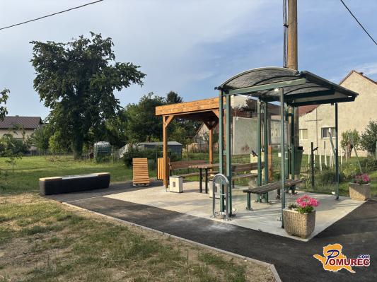 FOTO: V občini Moravske Toplice postavili pametne klopce