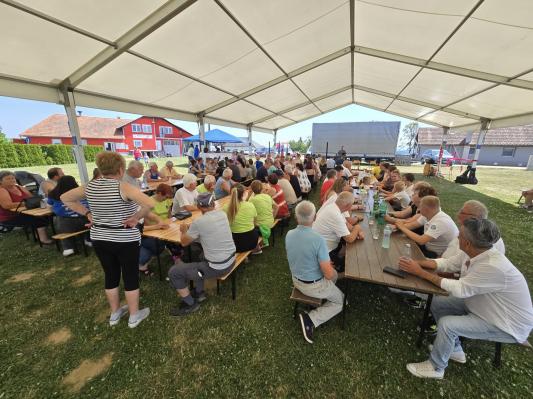 FOTO: Stara Cesta praznovala krajevni praznik na dan državnosti