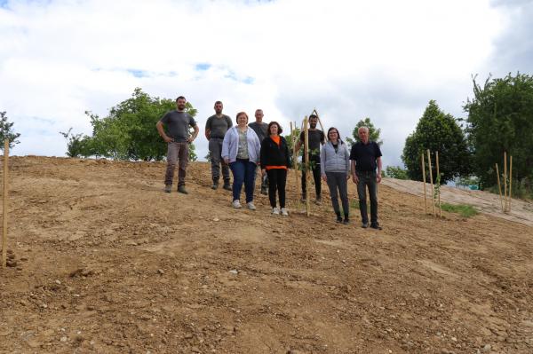 FOTO: Zaposleni Občine Šalovci zasadili medovita drevesa za zdravje