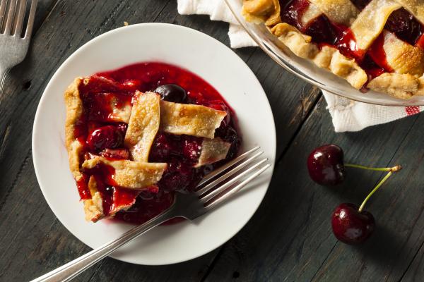 Sladki navdih s sadovnjaka: Čas je za češnjevo pito