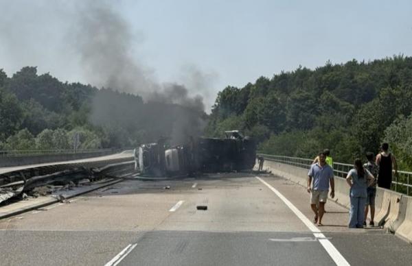 Prišlo je do prometne nesreče na pomurski avtocesti, avtocesta je zaprta