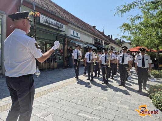 FOTO in VIDEO: Policisti zavzeli mestne ulice – tokrat s povsem drugačnim namenom