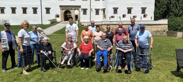 FOTO: Stanovalci DSO Ljutomer obiskali Negovski grad