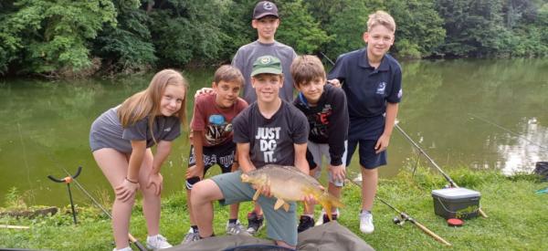FOTO: Mladi ribiči v Lisjakovi strugi pridobivali znanje in izkušnje