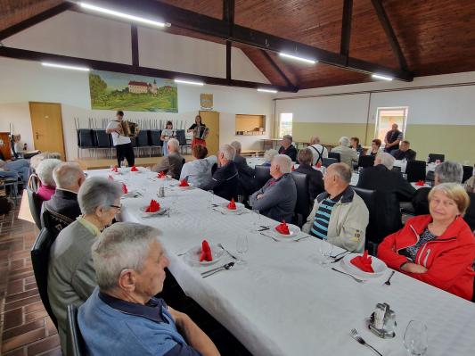 FOTO: Srečali so se starejši krajani Cezanjevcev