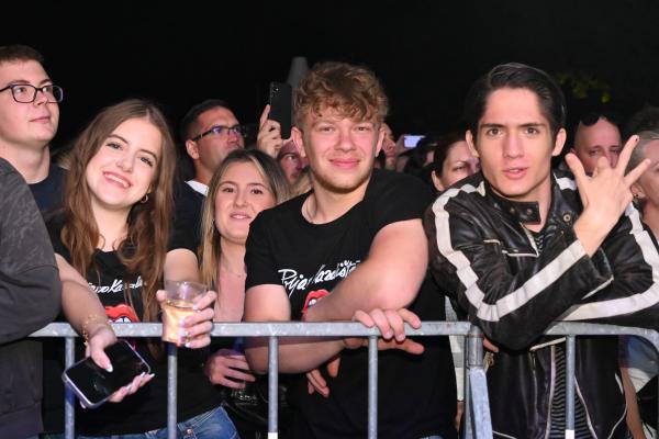 FOTO in VIDEO: Prljavo Kazalište napolnilo mestni park