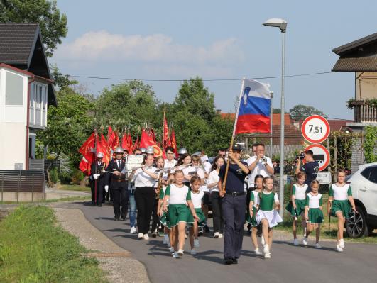 Prostovoljno gasilsko društvo Hotiza v novo stoletje z novo opremo in vizijo