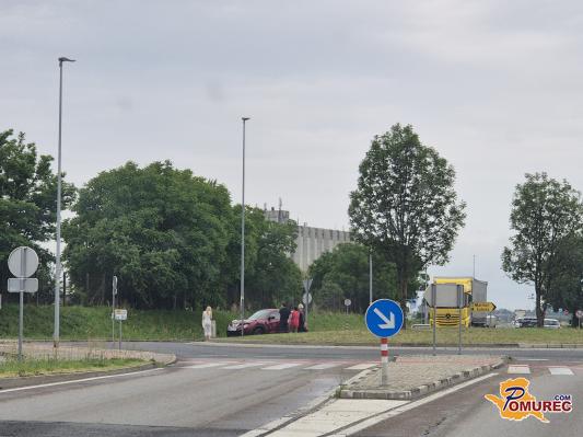 FOTO: Previdno, počilo v krožišču pri Lipovcih