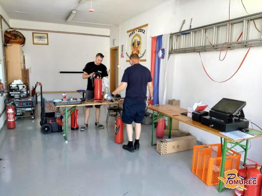 FOTO: V okviru dneva odprtih vrat pregledali gasilne aparate
