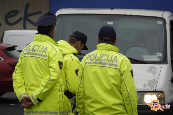 Mladoletnik brez vozniškega dovoljenja na moped