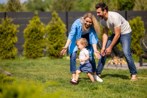 Kako poskrbeti za trato med dopustom, da vas ob vrnitvi ne pričaka katastrofa