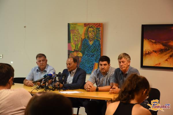 FOTO: Romski svetniki: Ne dovolimo, da nas označujejo kot problem