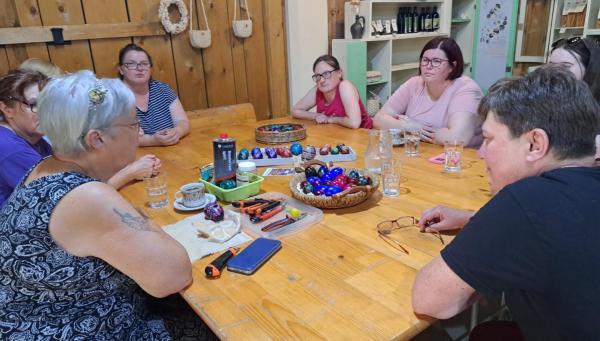 FOTO: Prekmurske remenke znova zaživele pod rokami ustvarjalk