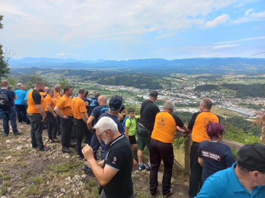 FOTO: Mopedisti iz Tomos Garaža Kokout Goričko skočili na Rifnik