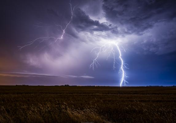 Nevihte z močnimi nalivi in vetrom že zajele Slovenijo