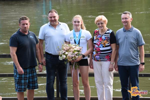 FOTO in VIDEO: V Krogu sprejeli svetovno mladinsko prvakinjo Hano Bedernjak