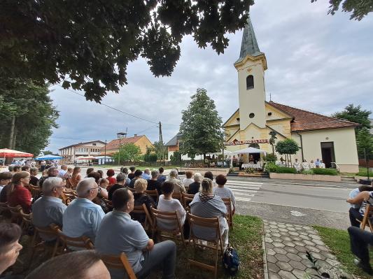 FOTO: Župnija Bakovci slovesno obhajala praznik svete Ane