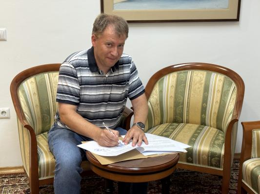 FOTO: V Lendavi podpisali prve pogodbe za počitniško delo mladih