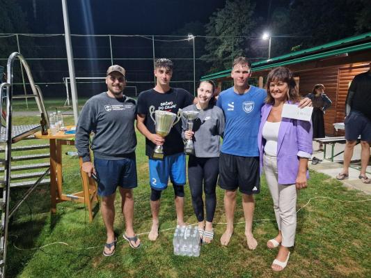 FOTO: Nočni turnir v odbojki na mivki znova privabil številne ekipe in gledalce