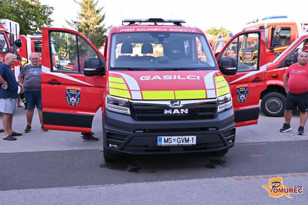 FOTO in VIDEO: Soboški gasilci bogatejši za novo vozilo